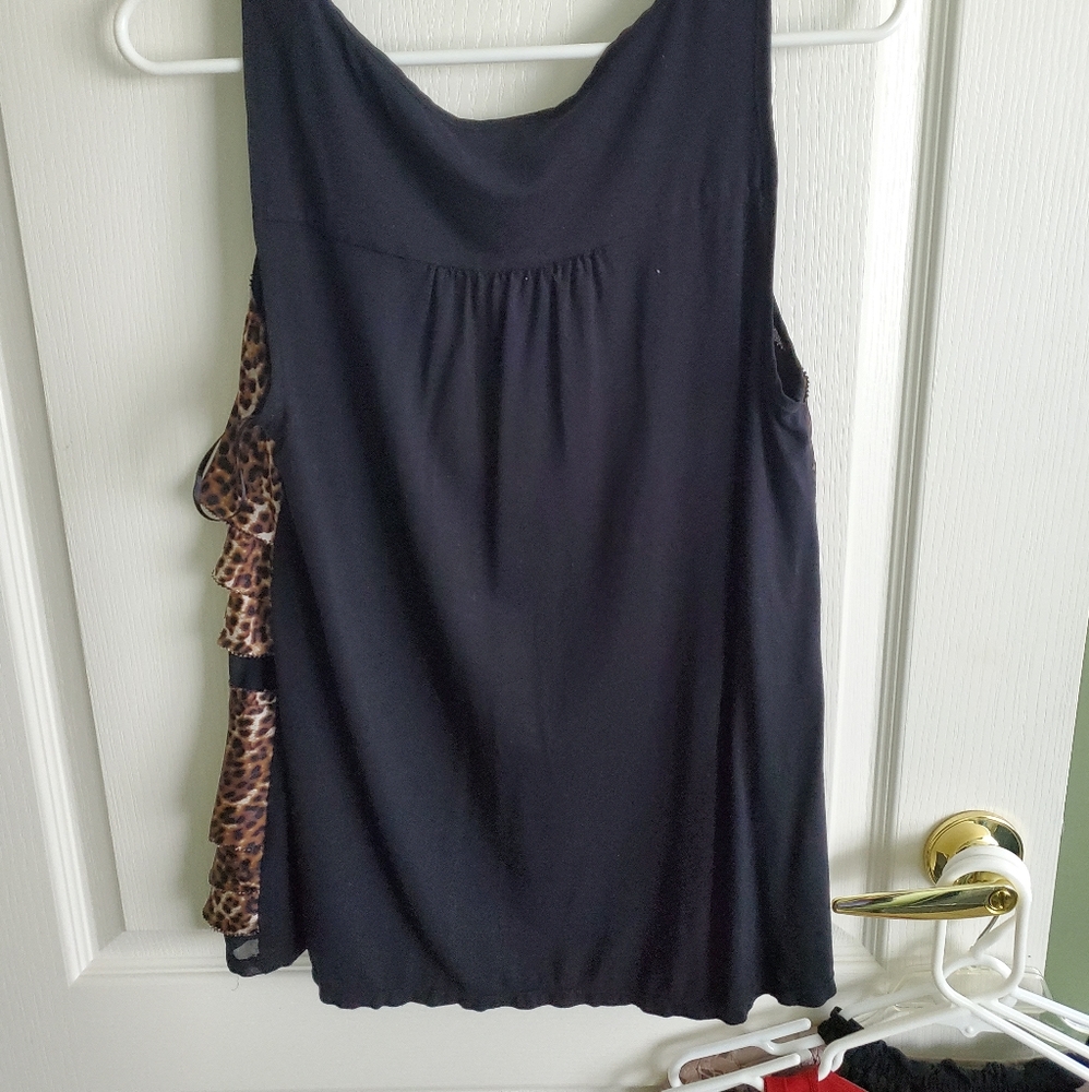 Top - Picture 2 of 2